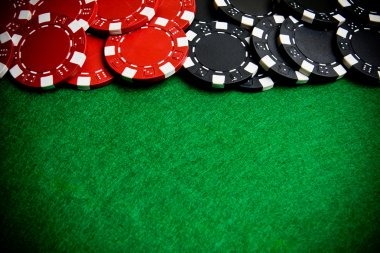 Kiss88toto mobile app interface showing live-dealer tables and sportsbook markets